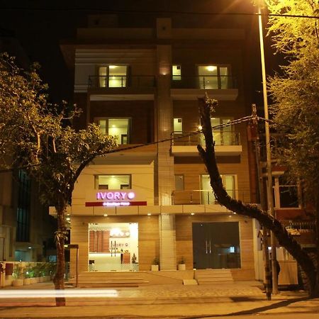 Hotel Ivory 32 New Delhi Bagian luar foto