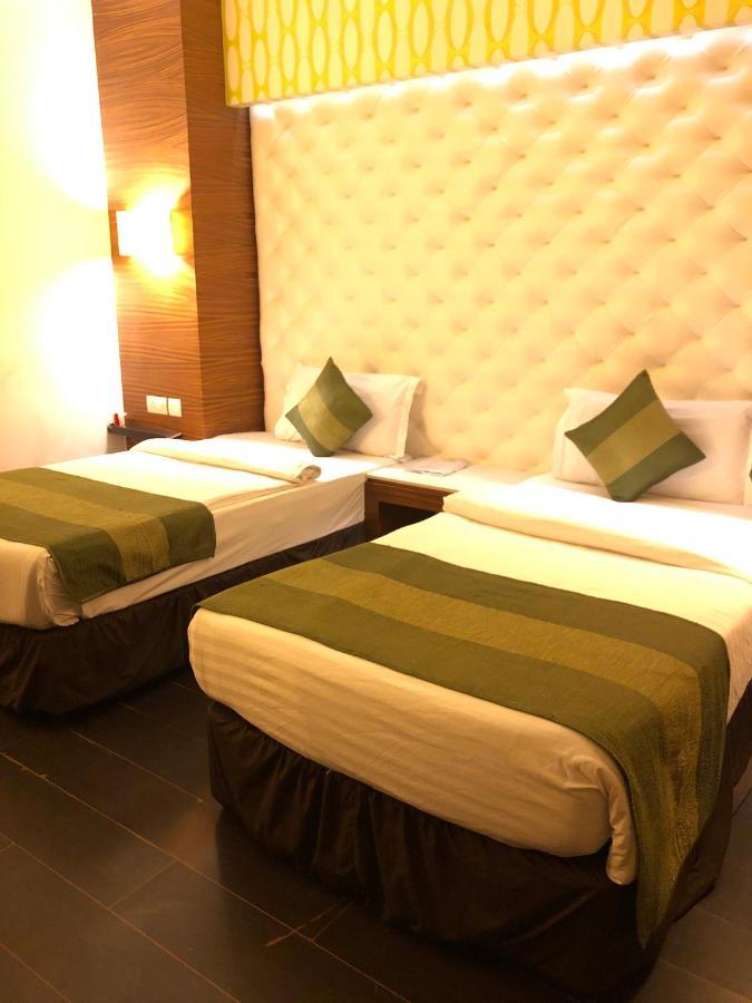 Hotel Ivory 32 New Delhi Bagian luar foto