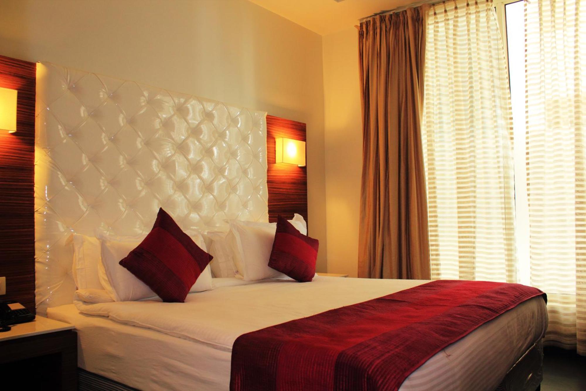 Hotel Ivory 32 New Delhi Bagian luar foto
