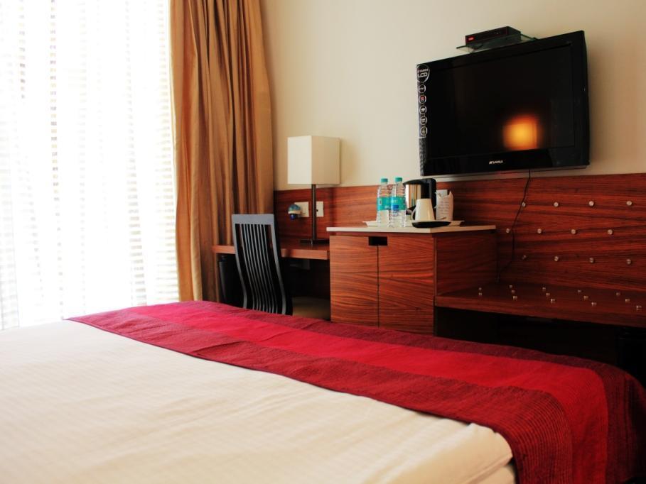 Hotel Ivory 32 New Delhi Bagian luar foto