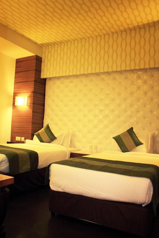 Hotel Ivory 32 New Delhi Bagian luar foto