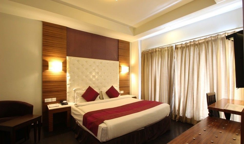 Hotel Ivory 32 New Delhi Bagian luar foto