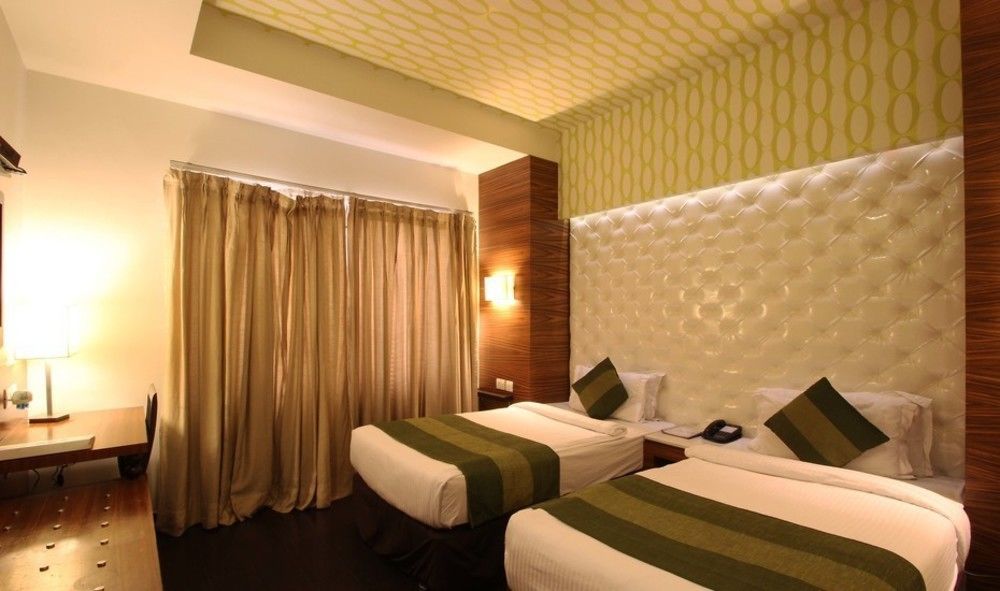 Hotel Ivory 32 New Delhi Bagian luar foto